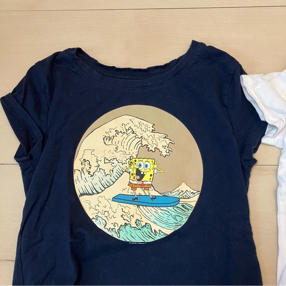 Bundle of 2 Gap auniqlo girls tee tshirt spongebob hello kitty M 7 8 - Picture 3 of 6
